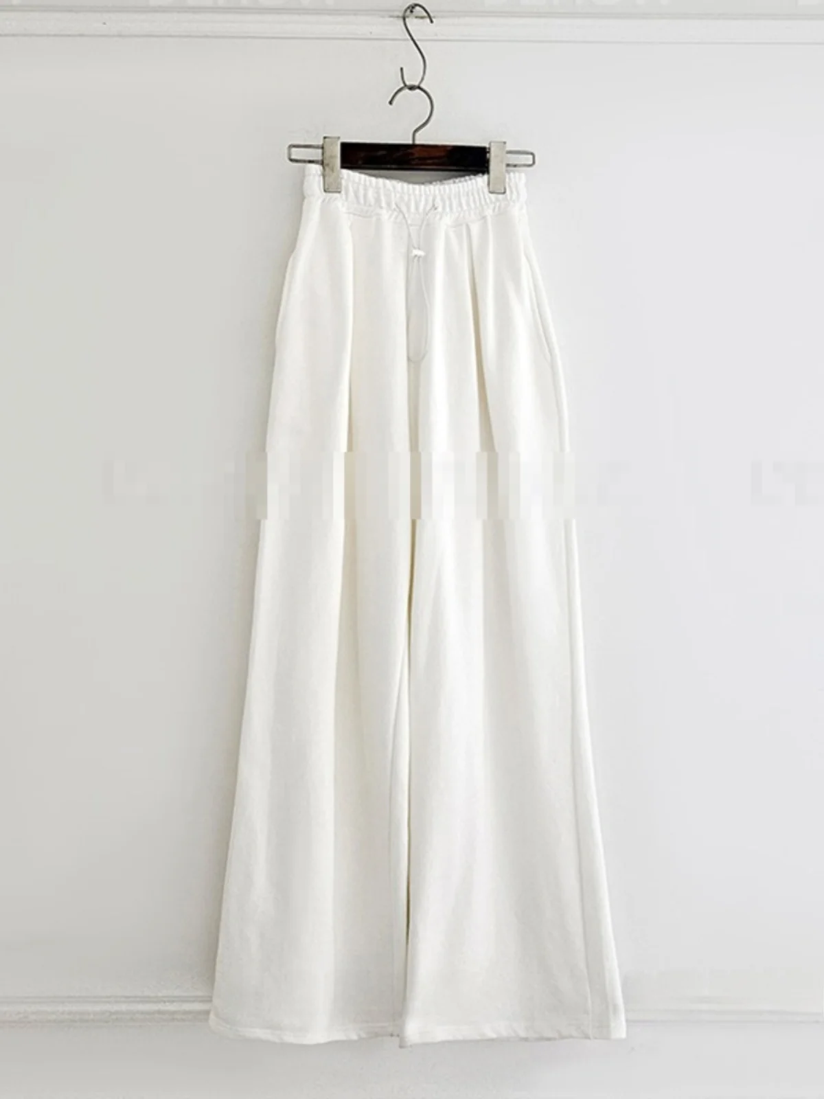 Koreańskie szerokie spodnie sportowe typu sweatpants damskie, codzienne spodnie białe, modne, wyszczuplające, na wiosnę 2025, z wysokim stanem, długie.