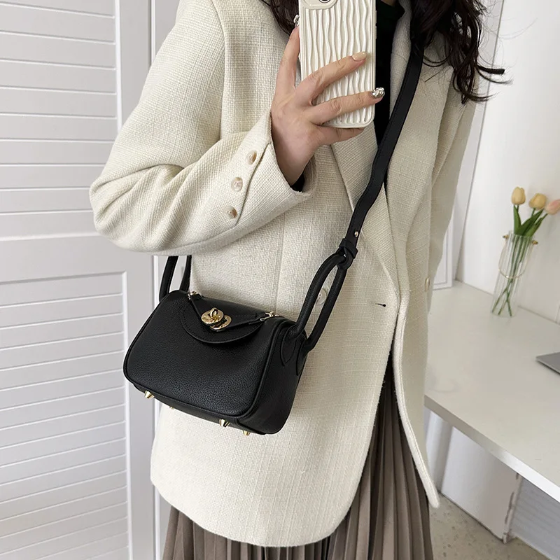 2023 Qunq Summer Ins New Girls Lovely Solid PU Leather Fashion Wear-Resistant Zipper Crossbody Bag Casual Kids Bags Holiday Gift