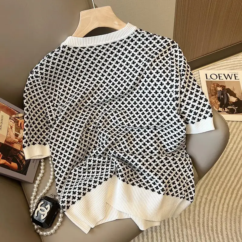 Stylish Plaid Knitted Sweater For Women 2023 Summer Short Sleeve O-neck Pullover Tops Streetwear Vintage Chic Fashion Knitwear