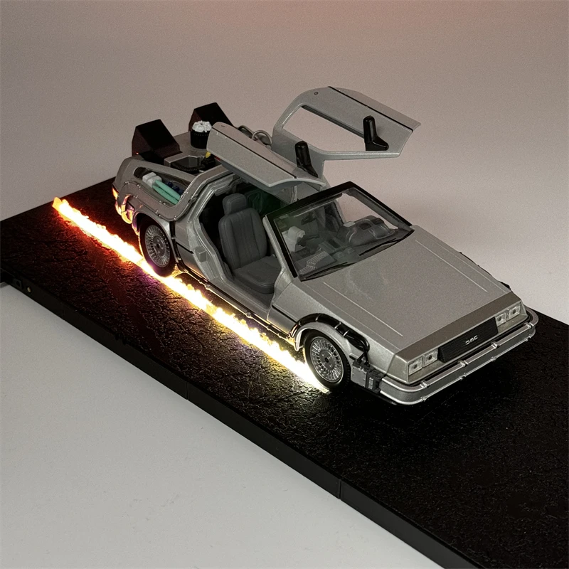 1/24 Scale Back to the Future Die-cast Alloy Car Model Display Base on Fire for Delorean (Car Model Not Included)Plastic Diorama