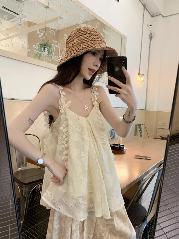 

Korobov Korean Fashion Summer V Neck Sleeveless Three-dimensional decoration Flower Hollow out Solid Tanks & Camis
