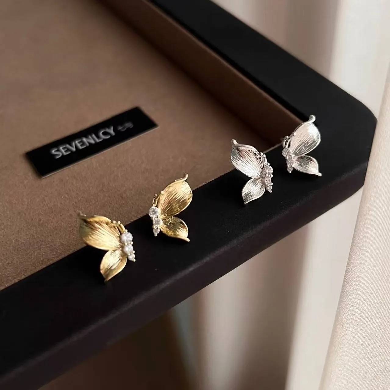

Vintage Rigato Fine Jewelry 925 Sterling Silver High Carbon Diamond Butterfly Ear Stud AB Style Mini Earring for Ladies Bijoux
