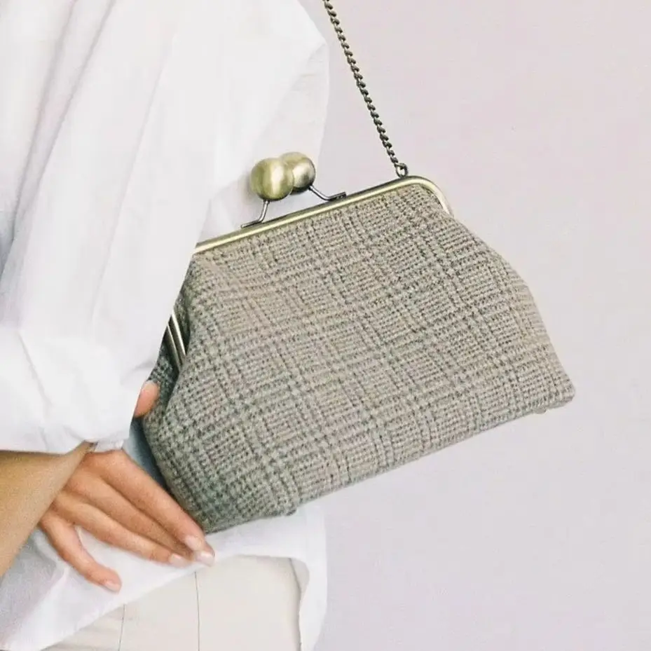 Lost in Vintage Kisslock Bag Classic Plaid Woolen Fabric Frame Clutch 35x22x10cm Bronze Large Ball Kiss Lock Evening Clutch