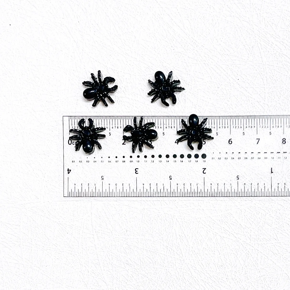 10Pcs Black Spider Nail Charms Halloween Popular Cartoon Dark Middle Spiders Nails Art Rhinestones 13*13MM Manicure Accessories