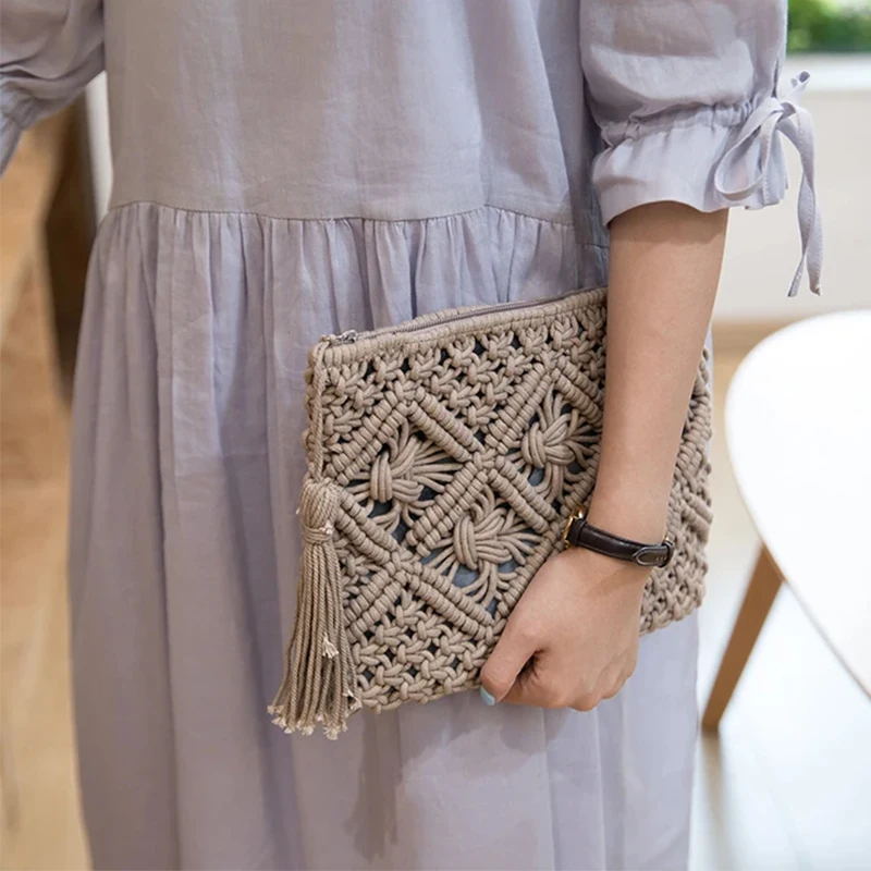 Women\'s Bohemian Style Straw Woven Day Clutches Bags Fashionable Simple Tassel Causal Handbag Vintage Beach Bag For Women Girl