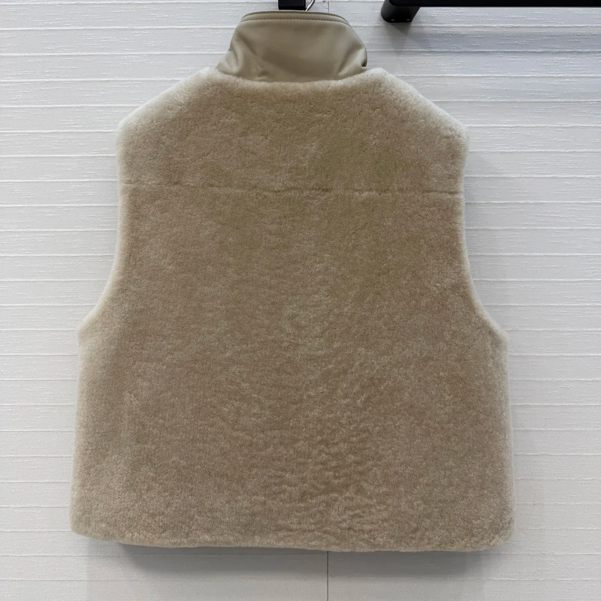 High Quality Women Furry Stand Collar Vest Sleeveless Warm Outerwear With Leather Splicing Placket lyt2610765