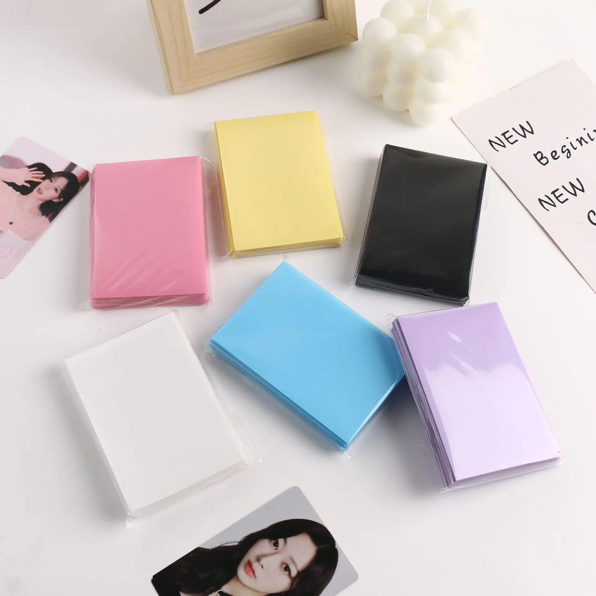 50 Stück Macaron-Farbige Kartenhüllen 3 Zoll Album Fotokarten-Schutzfolie Anime-Merch Flash-Karten Matte Abdeckung – Detail 2