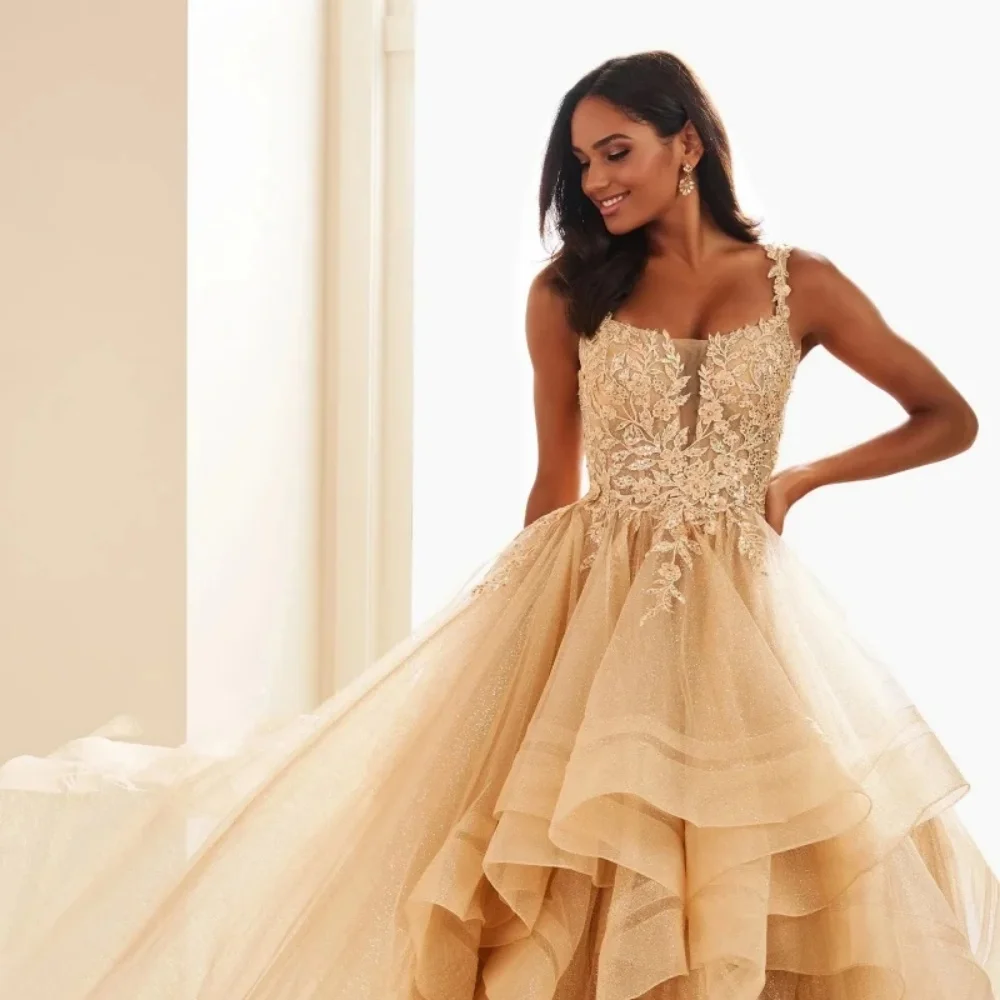 Sansa Dubai Spaghetti Strap A strati Ruffle Ball Gown Abiti da ballo Paillettes Personalizzato فساتmaveraPiano-lunghezza robes de soirée