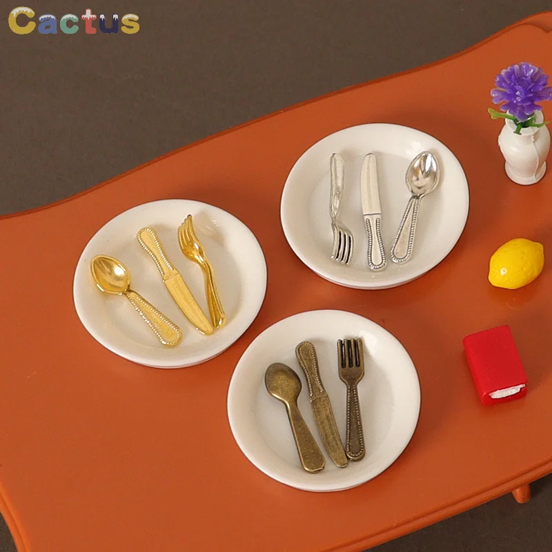 4 pz 1:12 piatto casa delle bambole coltello forchetta cucchiaio Set Mini stoviglie bambole accessori per la casa decorazione della cucina gioca giocattoli