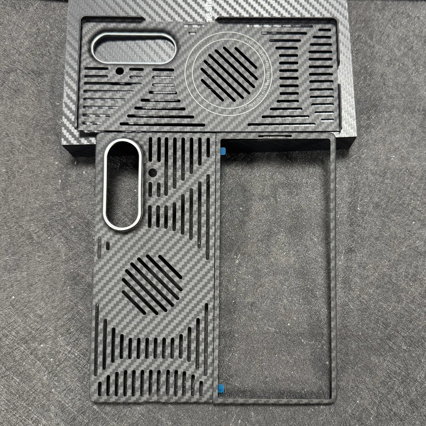 A Set Hollowed-Out Aramid Kevlar Case for Samsung Galaxy Z Fold7 Carbon Fiber for Magsafe Axis Protection for Galaxy Z Fold 7
