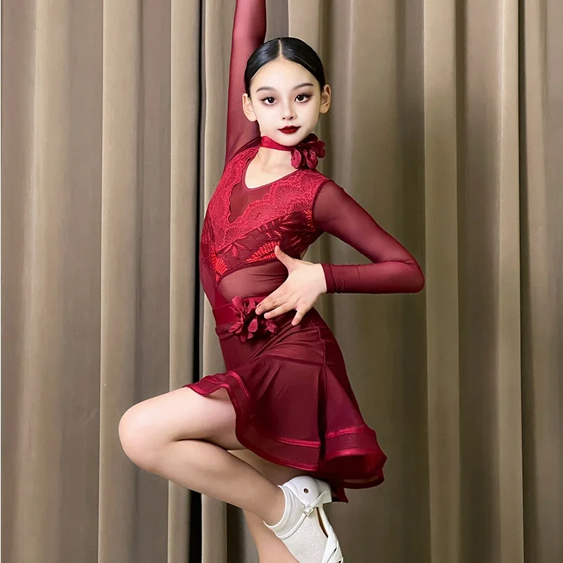ที่กําหนดเองชุดเต้นรําละตินหญิงฝึกเสื้อผ้าการฝึกอบรมชุดสีแดงสีดําตาข่าย 2 ชิ้นการแข่งขันเต้นรําบอลรูมชุด