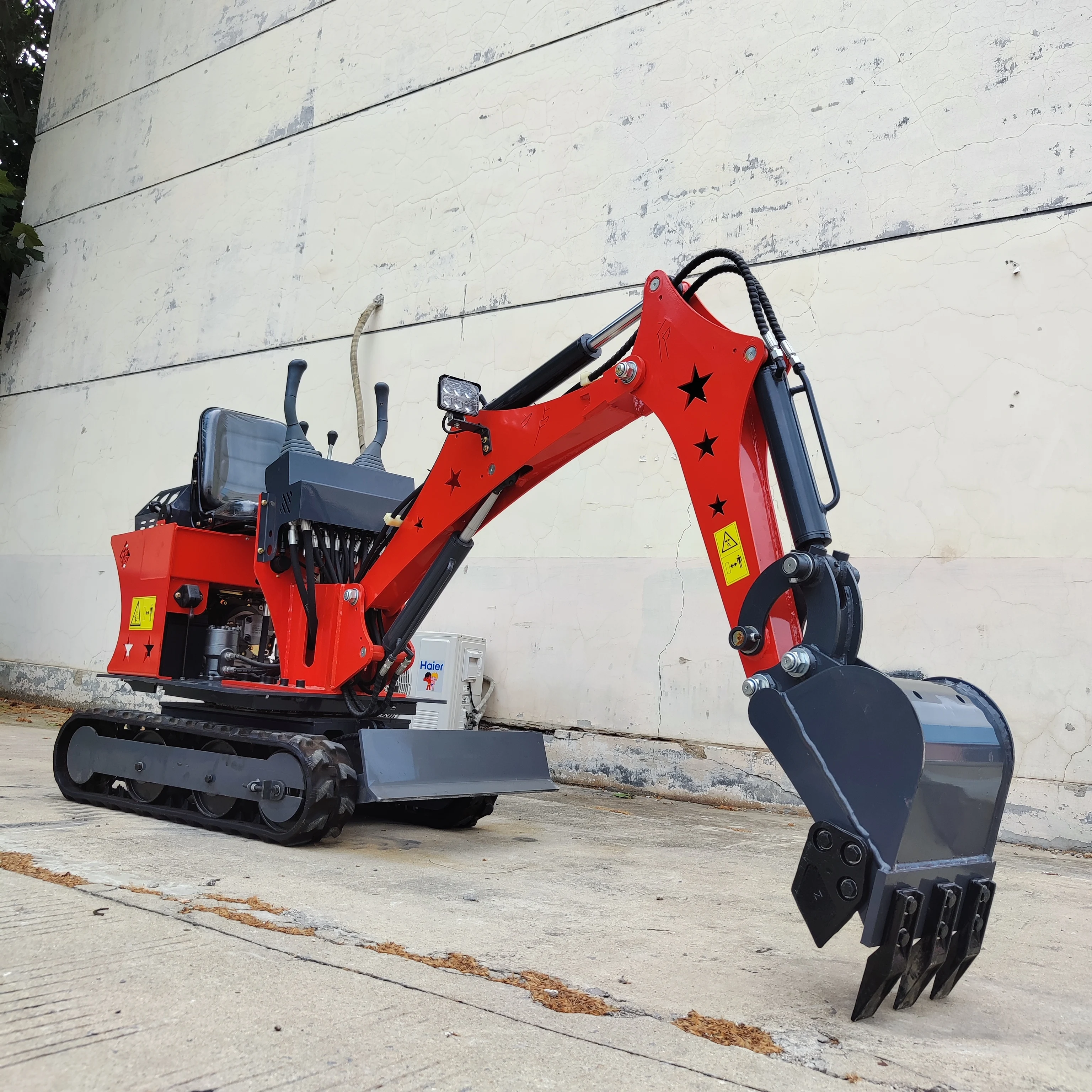 

Mini Excavators 1T for Sale Offer Powerful Performance and Durability for Small Excavation Projects Customize Free Shipping