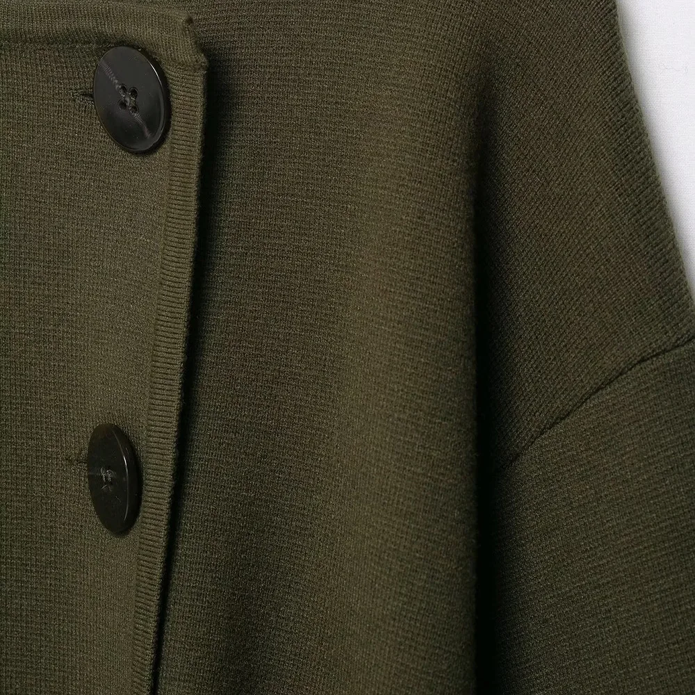 เสื้อโค้ทถักไหมพรมทรงเข้ารูป คอทรงกลม มีเข็มขัด สไตล์หรูหรา กลิ่นอายความหอมอ่อนๆ แฟชั่นใหม่สำหรับผู้หญิง ฤดูใบไม้ร่วงและฤดูหนาว ปี 2025