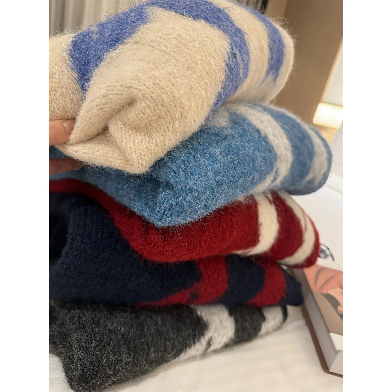 Maglione lavorato a maglia ampio da donna con nodo ricamato rotondo Ne Pullover Top morbido e accogliente con strato base per l'autunno inverno