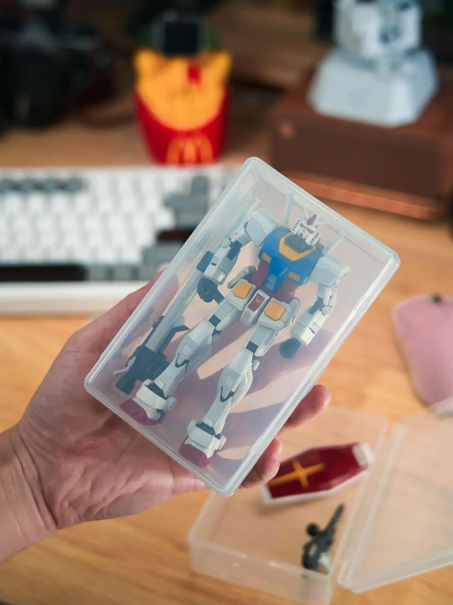 

Hard ell Protection RG Zaku II Ver2.0 Model Storage Box RG/44 Figure Organizer Case for Office And Home Use