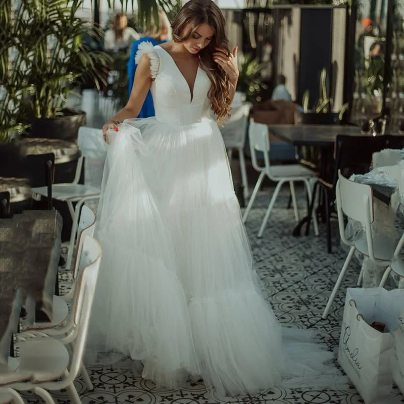

MYYBLE Simple White Wedding Dresses Tulle 2023 Deep V-Neck A-Line Boho Hem Wedding Gowns Sleeveless Bridal Party Dress plus Size