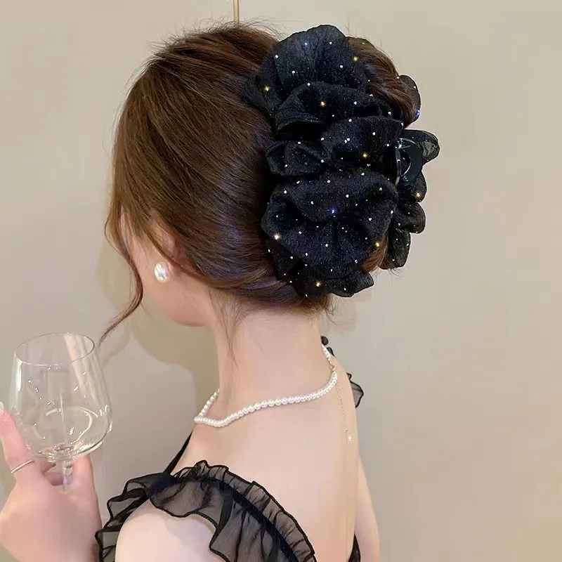 Schwarz-weiße Seersucker-Haarklammer für Damen, elegante Haarklammer für den Alltag, Haarklammer im Haifisch-Design, modische Haarspange für Mädchen, Haar-Accessoires – Detail 3