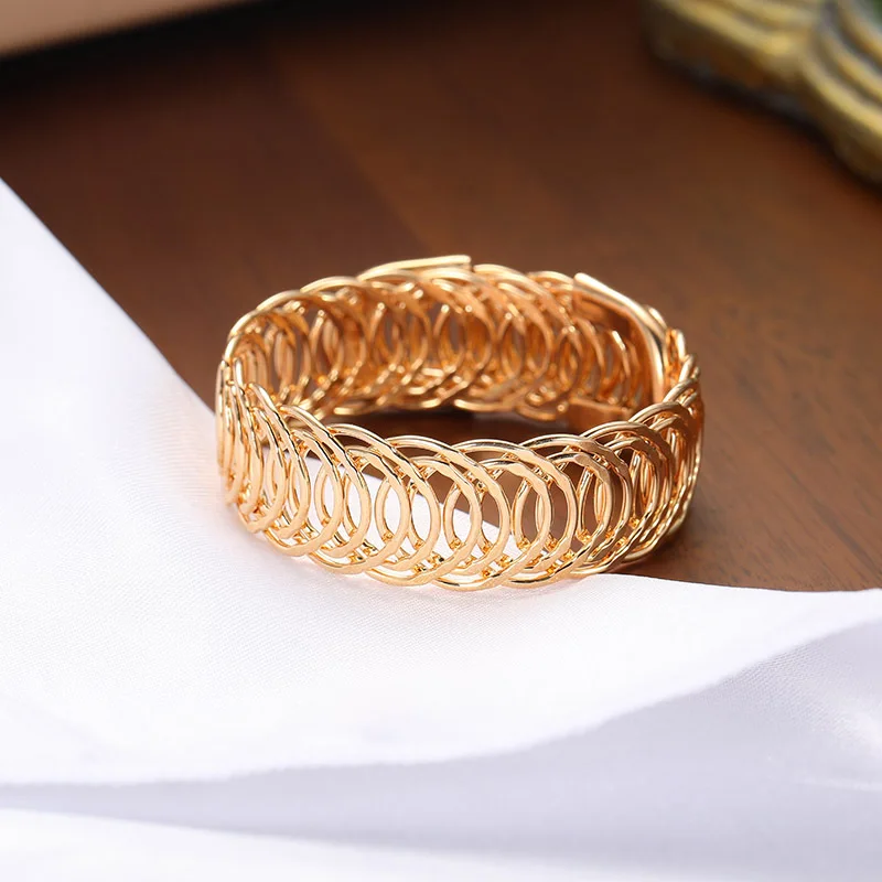 ذهبي اللون المعادن مكتنزة الإسورة للنساء العصرية الشرير قابل للتعديل المعصم المفتوحة الكفة الأساور أساور حزب بيان مجوهرات هدية