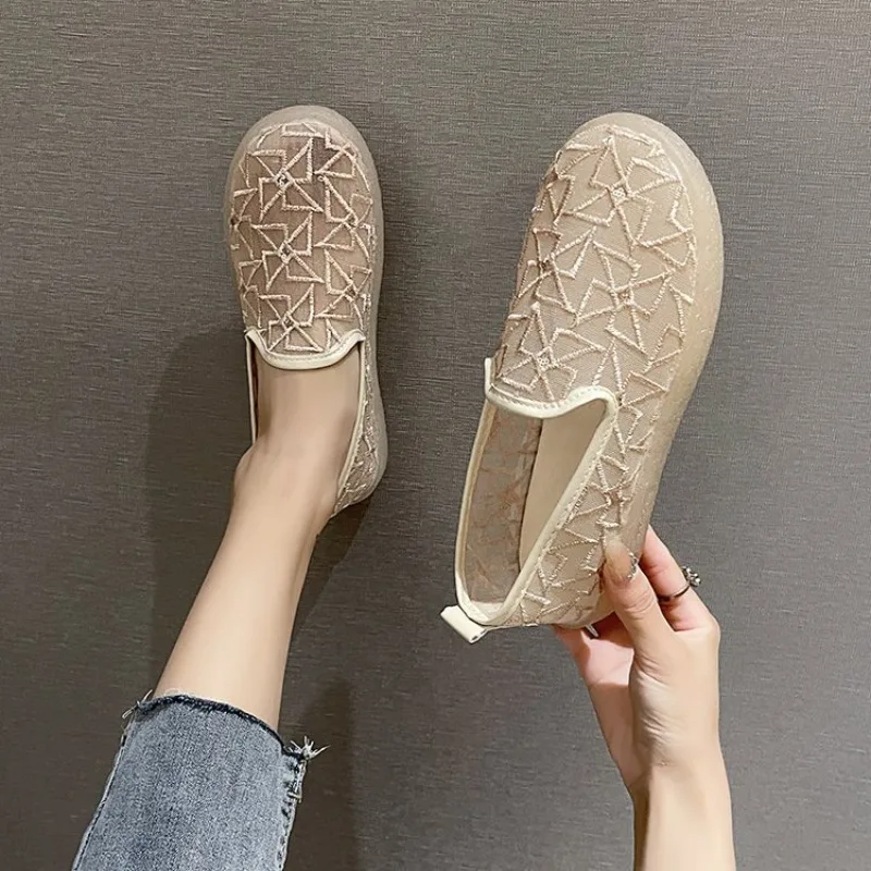 Women Mesh Flat Shoes 2024 Summer New Women Casual Lace Mesh Breathable and Comfortable Slip on Soft Soled Sports Shoes