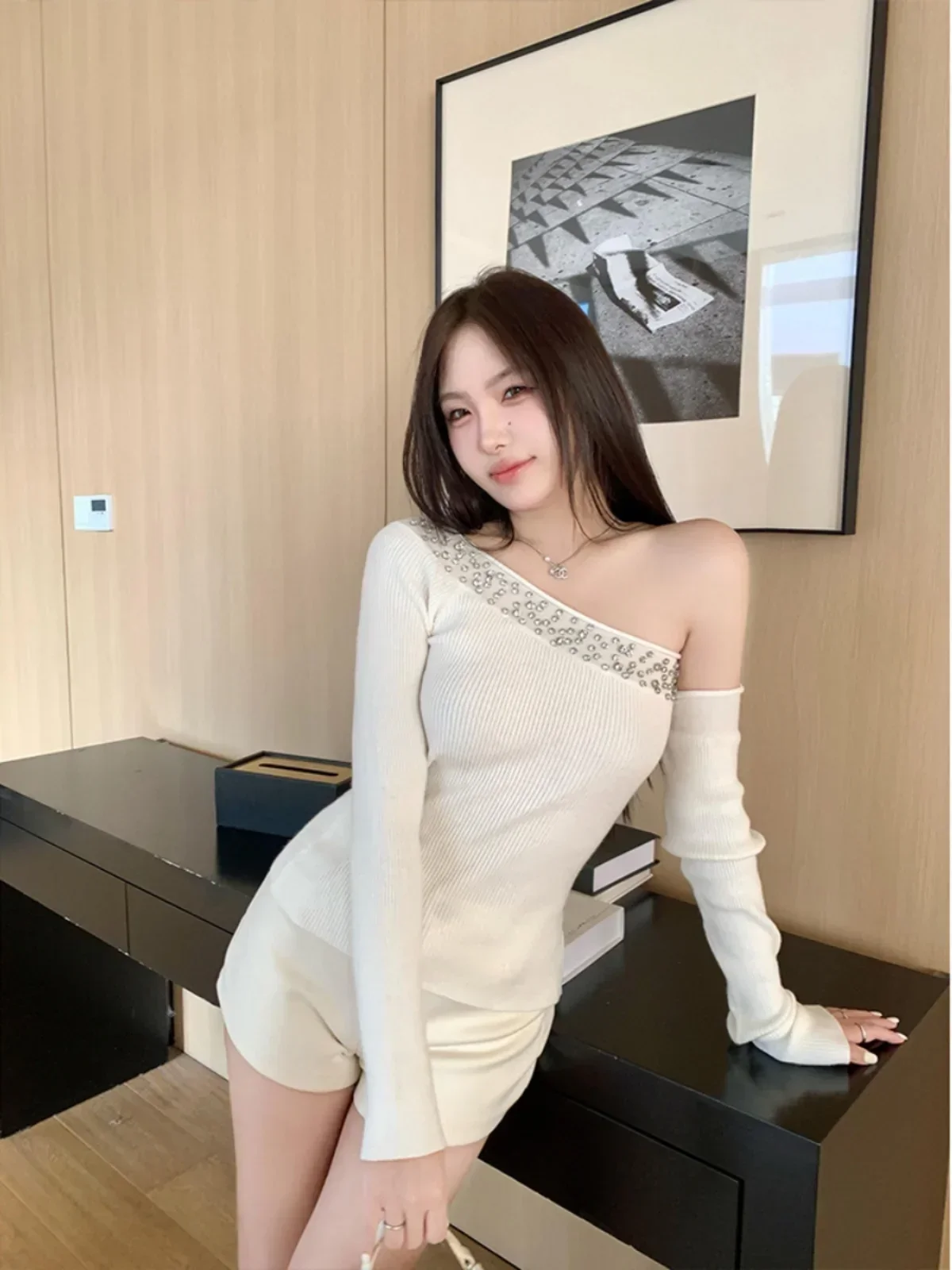 Gagarich Korean Chic Diamond Studded Slanted Collar Off Shoulder Slim Fit Long Sleeved Sleeves Knitted Versatile Top Women