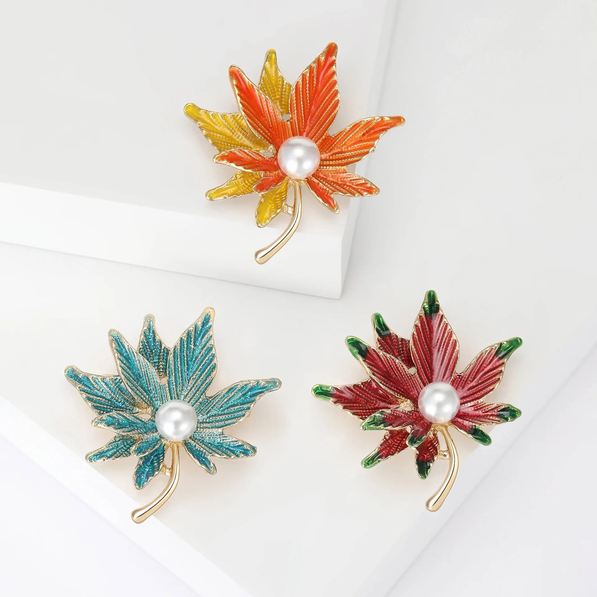 Red Maple Brooches for Women Unisex Rhinestone Maple Leaf Pearl Pins Women Coat Dress Lapel Pins Clothing Accessories Jewelry