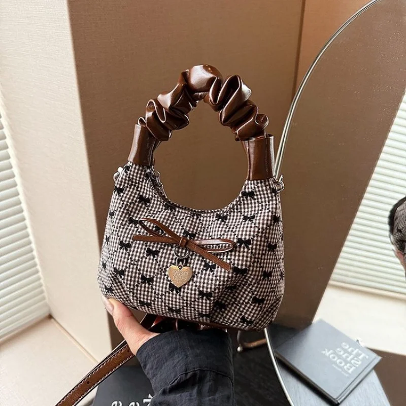 

Casual Simple Messenger Bag For Commuter Women With Solid Color Minimalist Style Functional Pockets