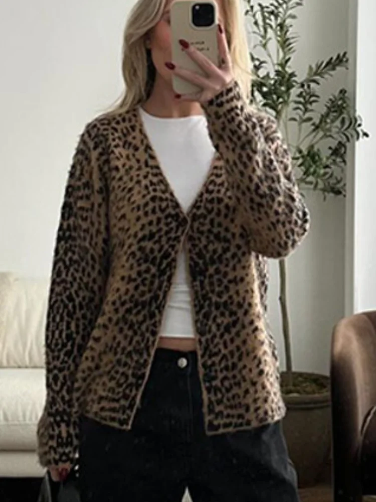 

Autumn Winter New Leopard Knitted Cardigan For Women Casual Knitwear Fashion Buttons Sweater Outwear Long Sleeve Streetwear