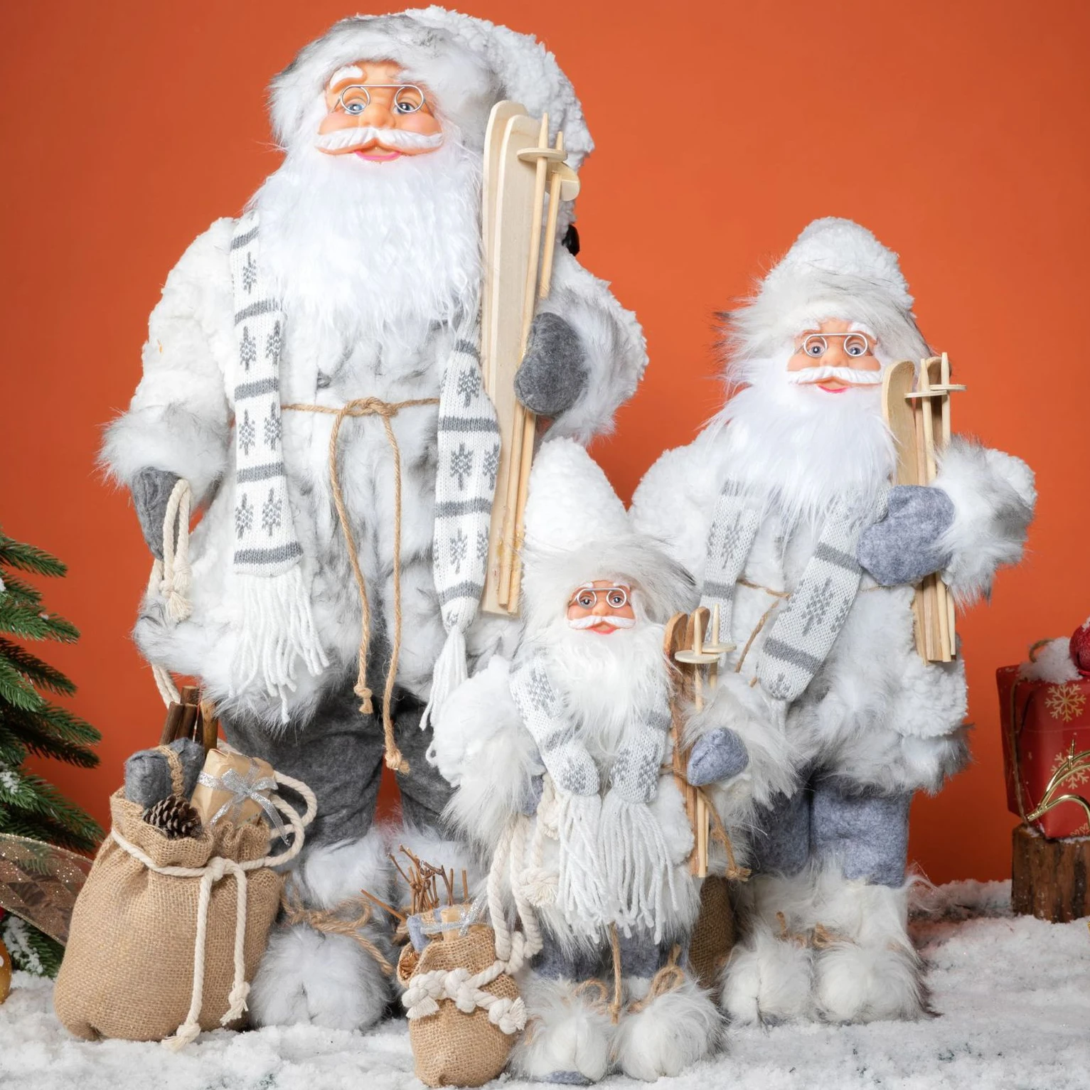 

30/45cm Santa Claus Decoration White Santa Claus Statue Decoration Christmas Party Decorations Happy New Year 2024