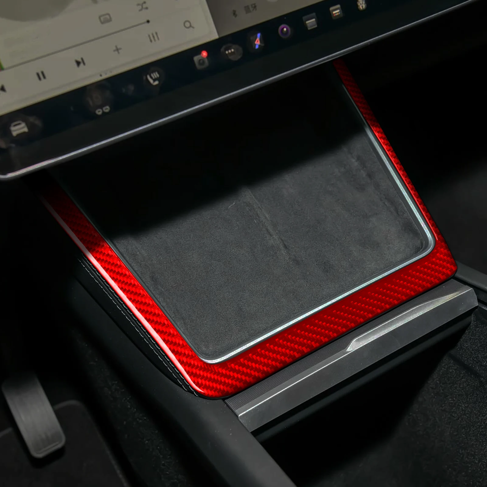 For Tesla Y 2023—2025 Car Wireless Charging Frame Trim Red Real Soft Carbon Fiber Interior Car Accessories Decoration Stickers 2