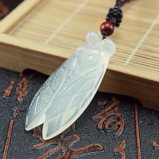 قلادة العقيق الطبيعي ذات اللون الجليدي العقيق الزيز