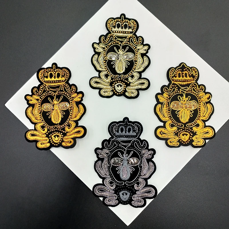 

1Set Fashion Golden Thread Crown Bee Embroidery Patches Army Badges Appliques For Jackets Bags Sewing Stickers DIY Decorate