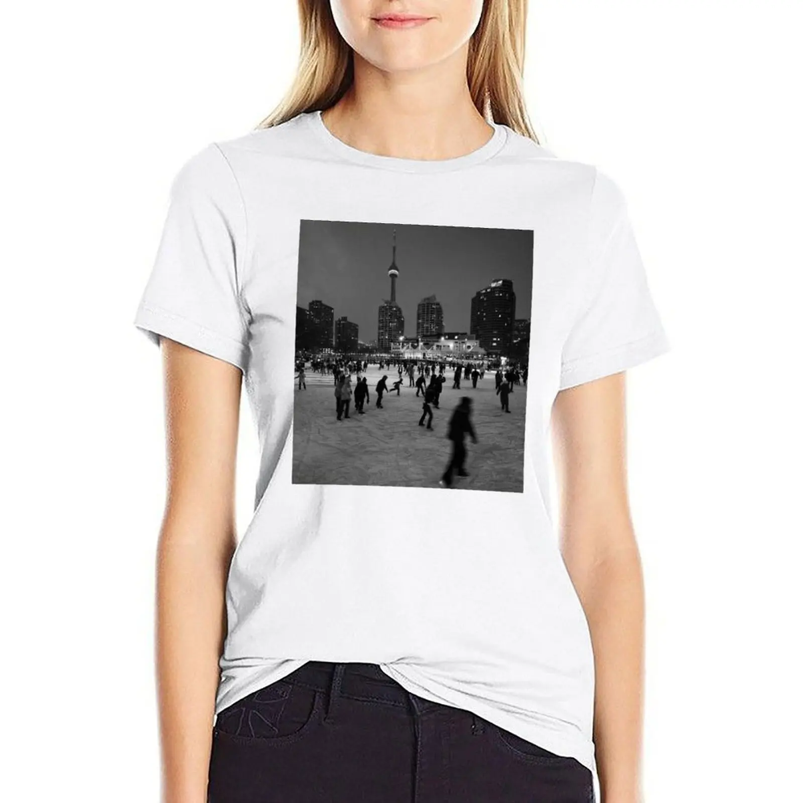 Skating In New York T-shirt anime clothes vintage clothes Female clothing Woman T-shirts