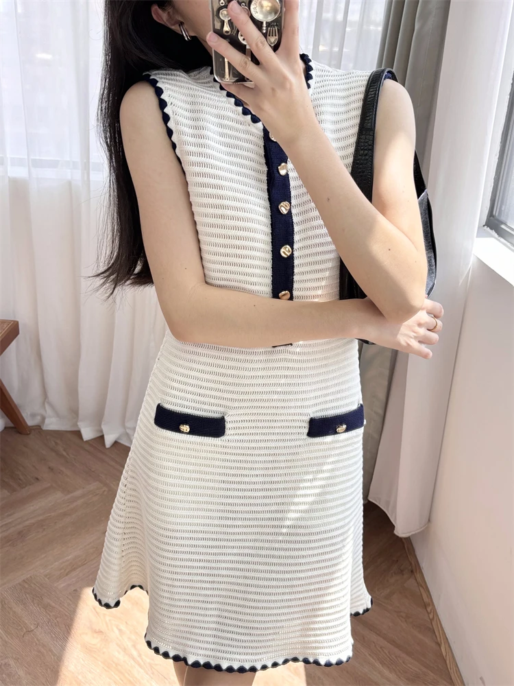 New 2024 Summer Women Ivory Color Blocking Knit Short Dress Sleeveless O-Neck Buttons A-Line Elegant High Street Chic Stunning