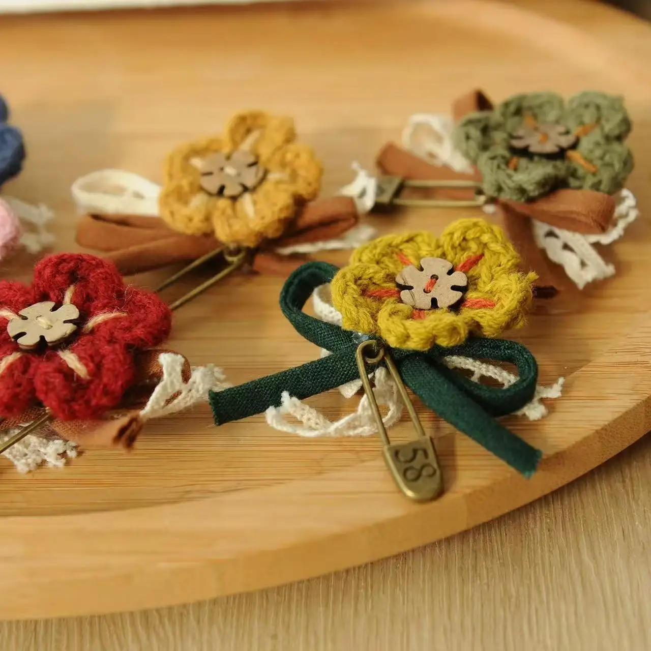 Knitted Crochet Lace Bow Brooch Retro Sweet Girly Forest Style Handmade Floral Corsage Pin for Women Daily