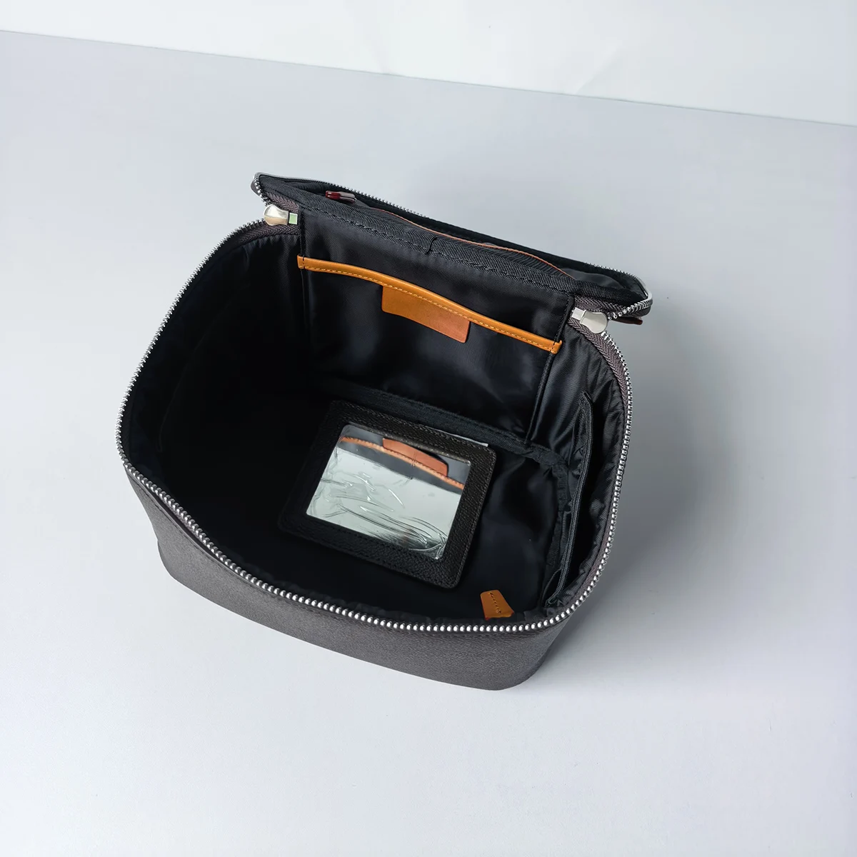 Neue Canvas-beschichtete Wasserdichte Kosmetiktasche mit Echtem Leder-Handschlaufe Unisex Hochwertige Aufbewahrungstasche – Detail 11