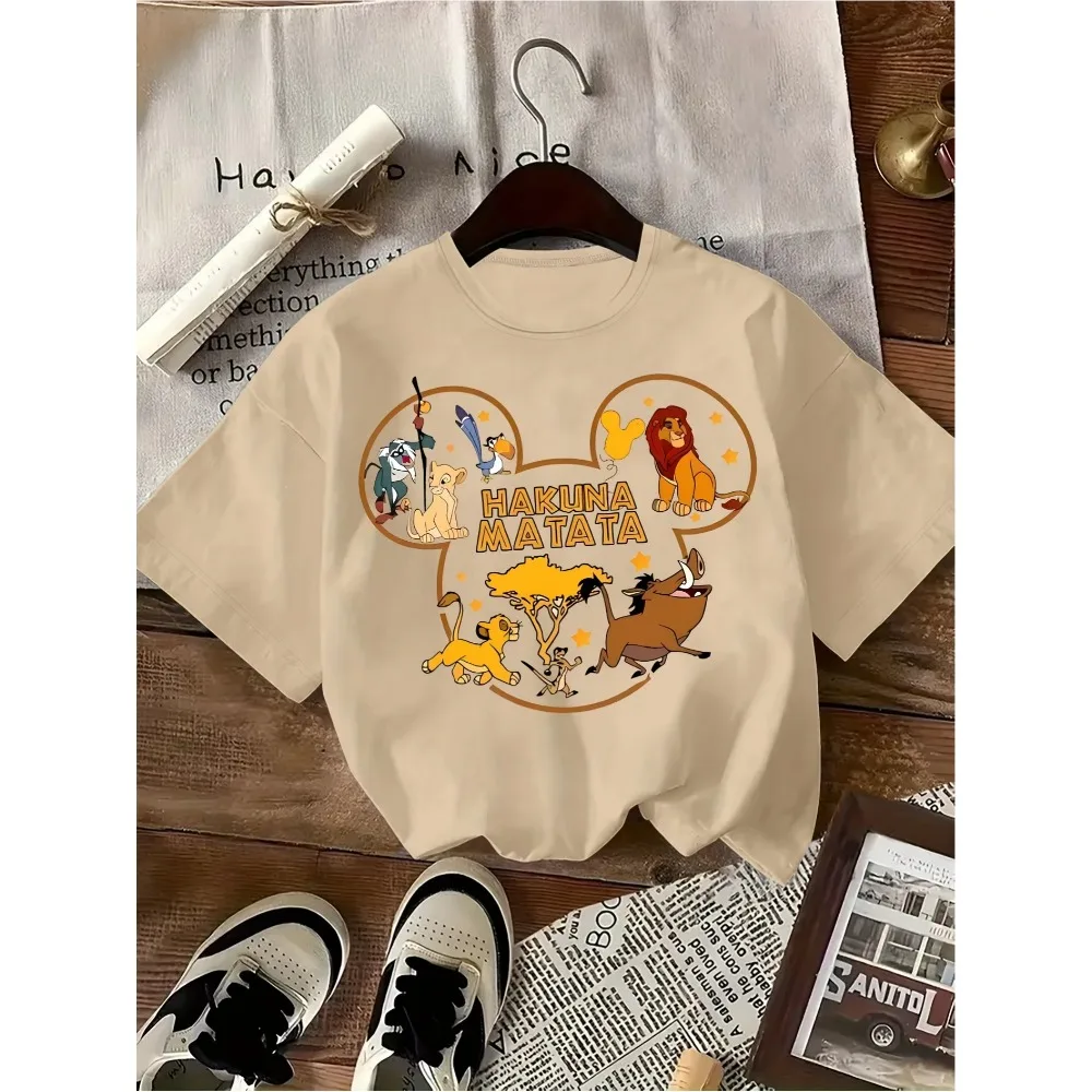تي شيرت ديزني للسيدات Lion King - Hakuna Matata Simba Mufasa Timon Pumbaa مطبوع بأكمام قصيرة ورقبة دائرية قطن مريح