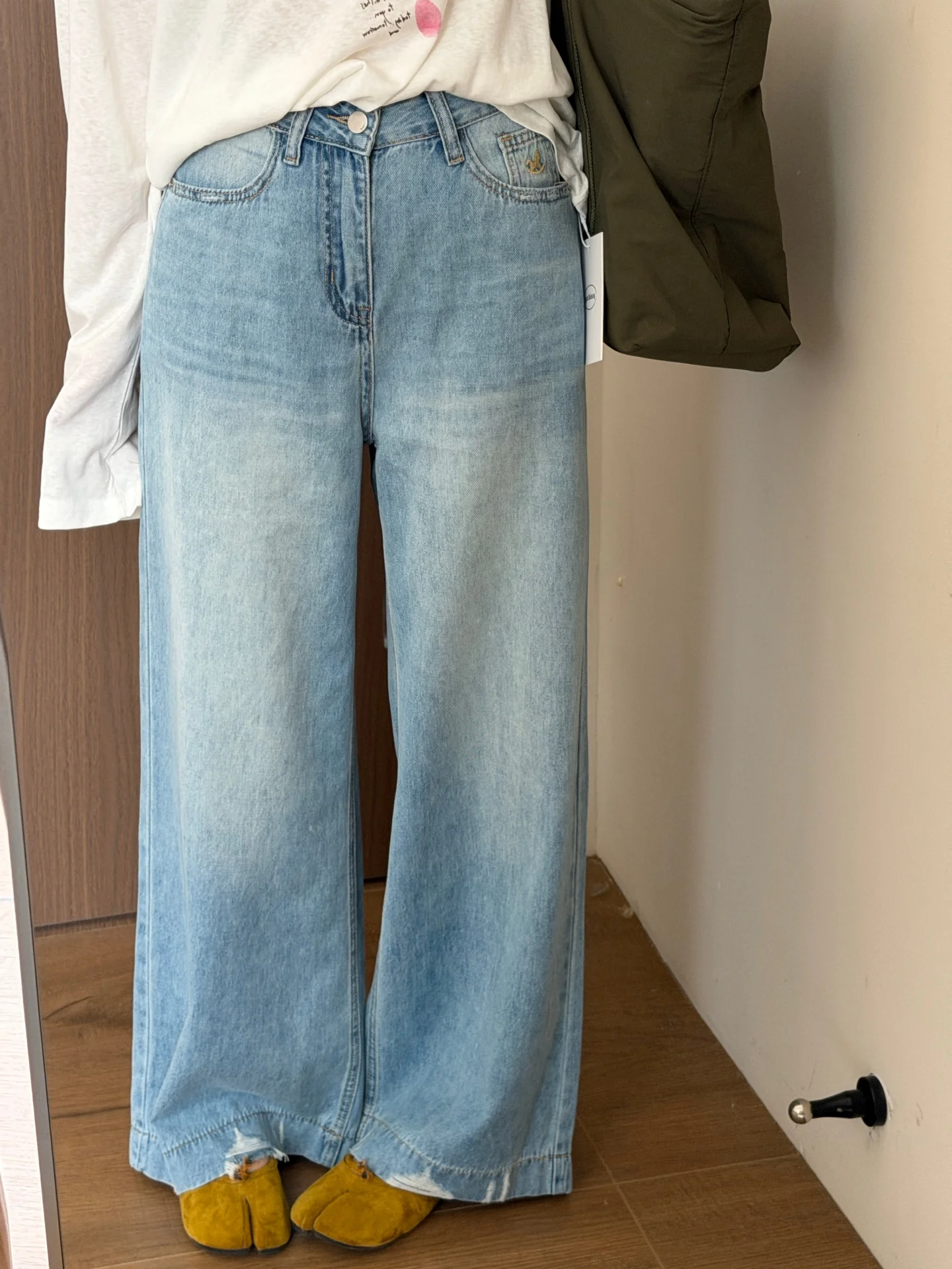 

Spring 2026 Ladies' Slim Fit Jeans Casual Style Wide Leg Pants Torn Hem Gradient Color Ladies' Jeans Comfortable Spring Jeans