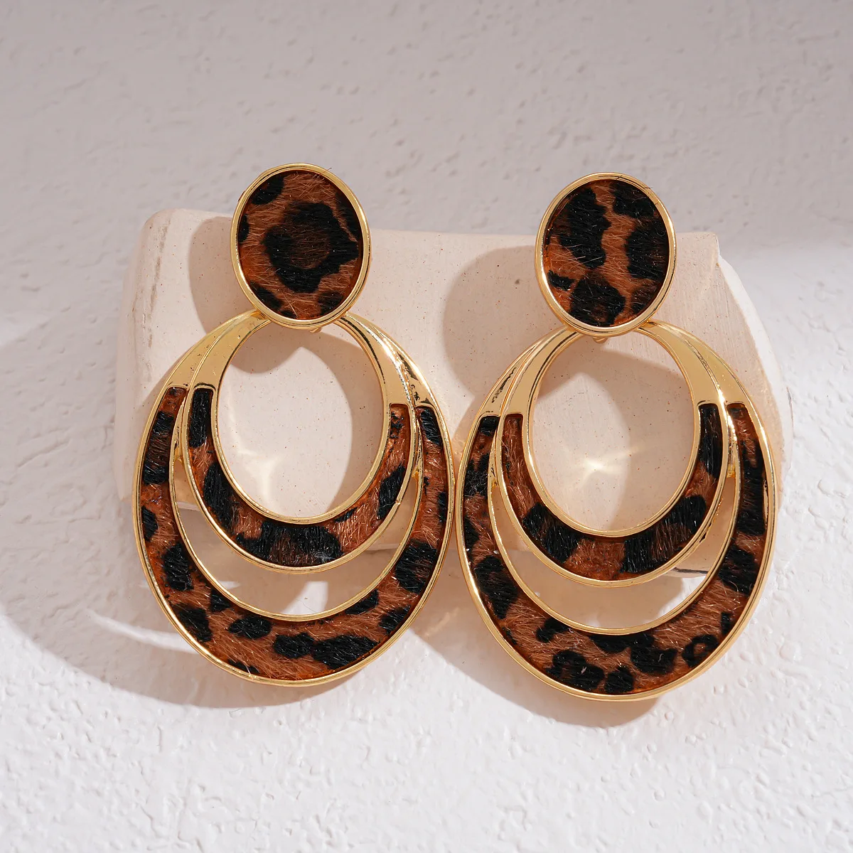 الرجعية جوفاء هندسية جولة ليوبارد طباعة الفضة إبرة الأقراط الخريف والشتاء الأزياء المتخصصة الأقراط الراقية #2