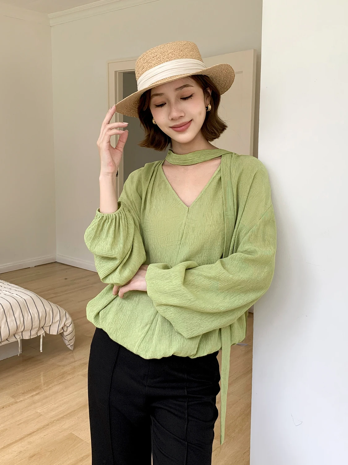 

Fashionable Design Sensation Casual Versatile Top Spring 2026 New Arrival Small Shirt Early Spring Loose Fit Women's Shirt