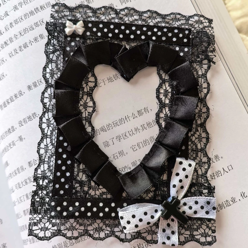 Niedlicher DIY-Spitzen-Schleifenknoten Kpop Fotokartenhalter Idol-Fotokartenetui Dekorative Kartenhülle Schwarz-Weiß Herzförmiger Fotohalter