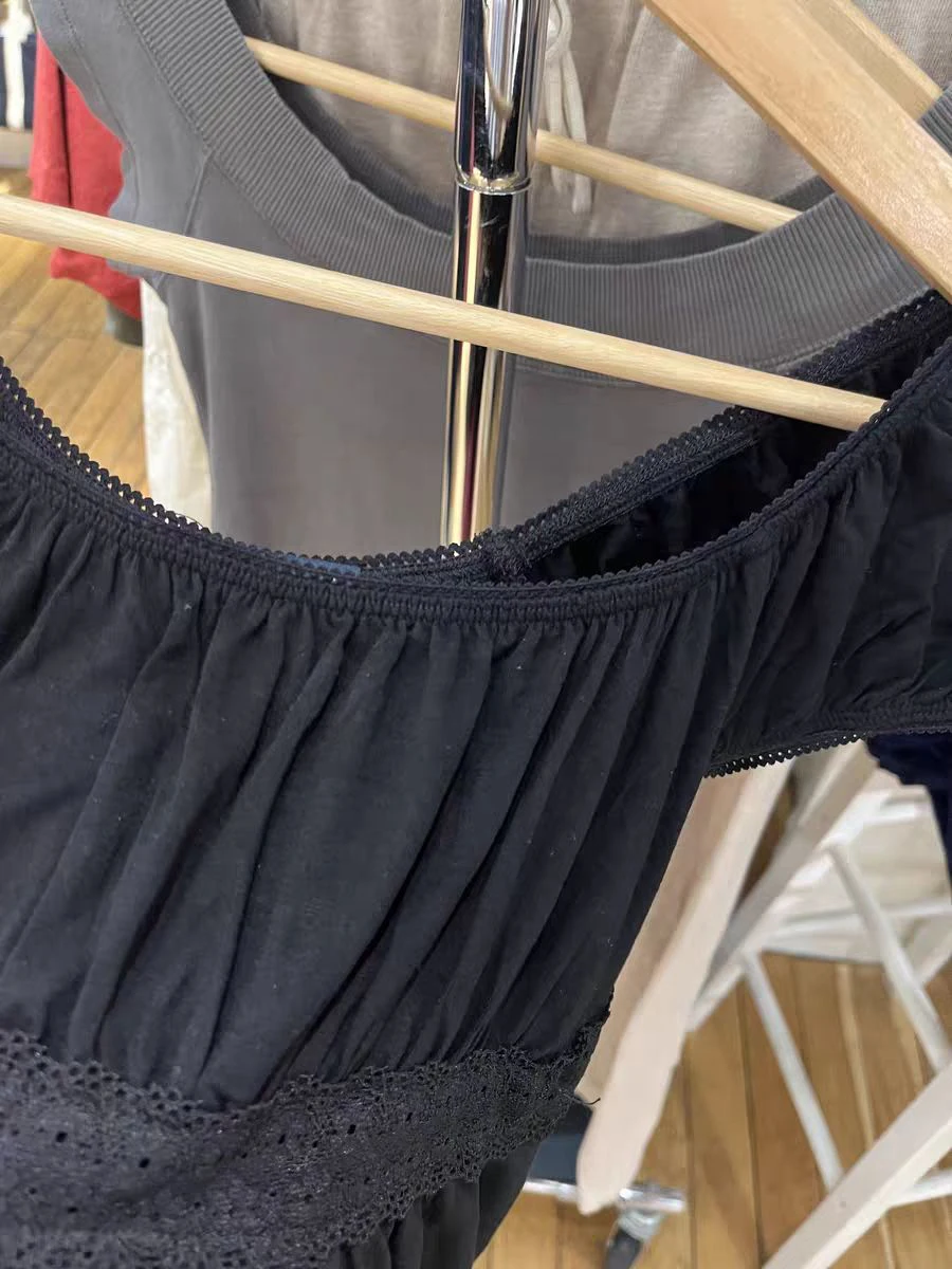 جديد أسود الدانتيل تقليم سليم تي شيرت امرأة طيات مغرفة طوق القطن نفخة الأكمام تيز الصيف الظهر الدانتيل متابعة الصلبة الحلو التي شيرت Y2k