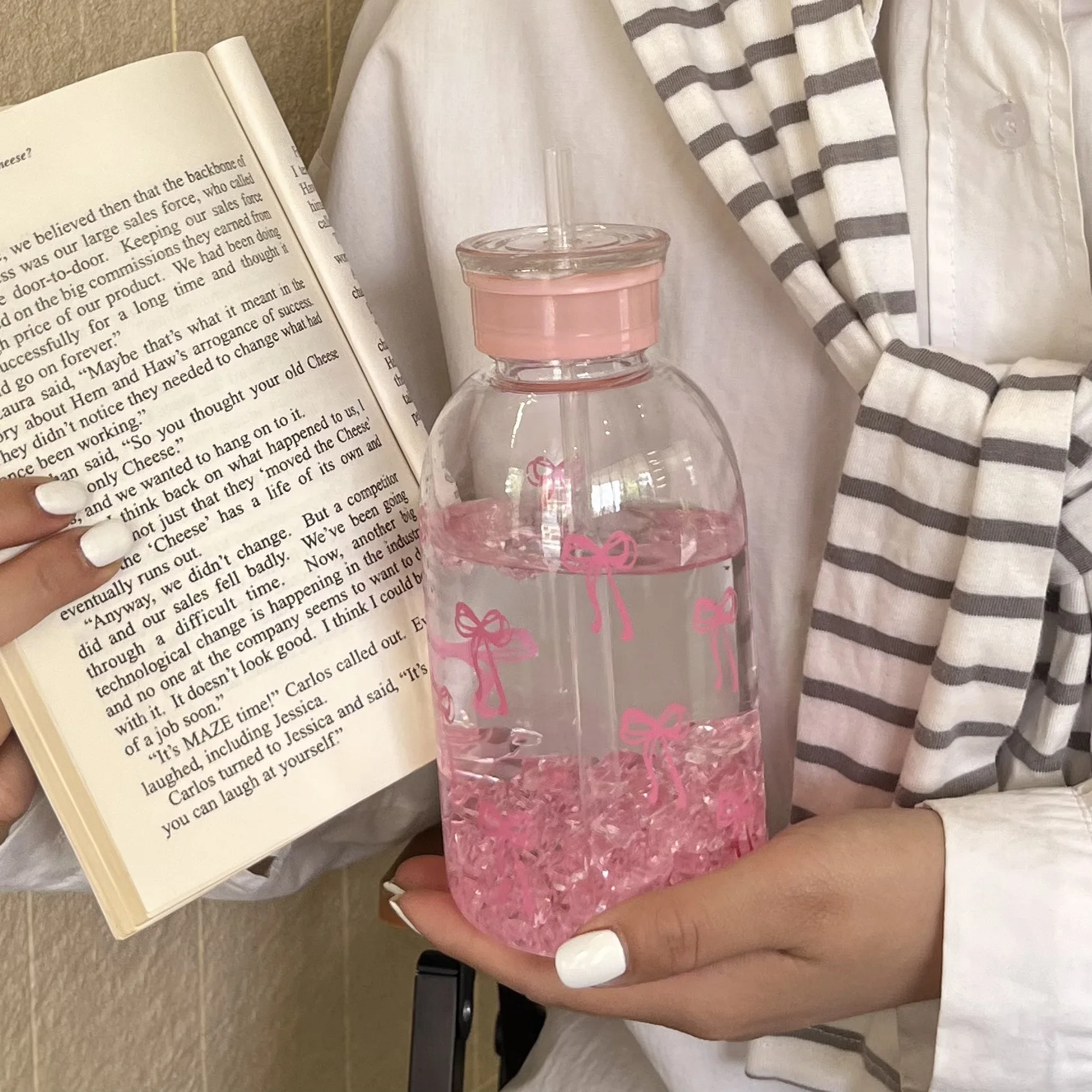 Kawaii Schleifen-Plastikbecher, tragbare Milch- und Kaffeetasse, niedliche rosa Schleifen-Wasserflasche, auslaufsicherer Saftbecher, Outdoor-Trinkbecher