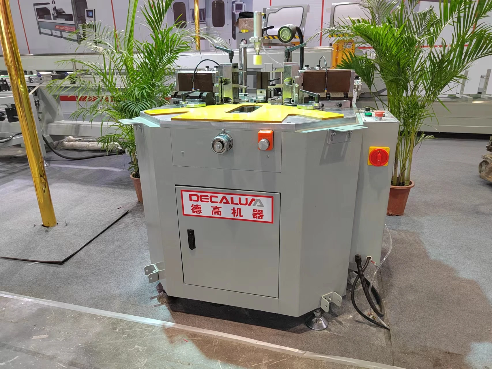 Factory Price Aluminum Window Door Frame Assembly Machine