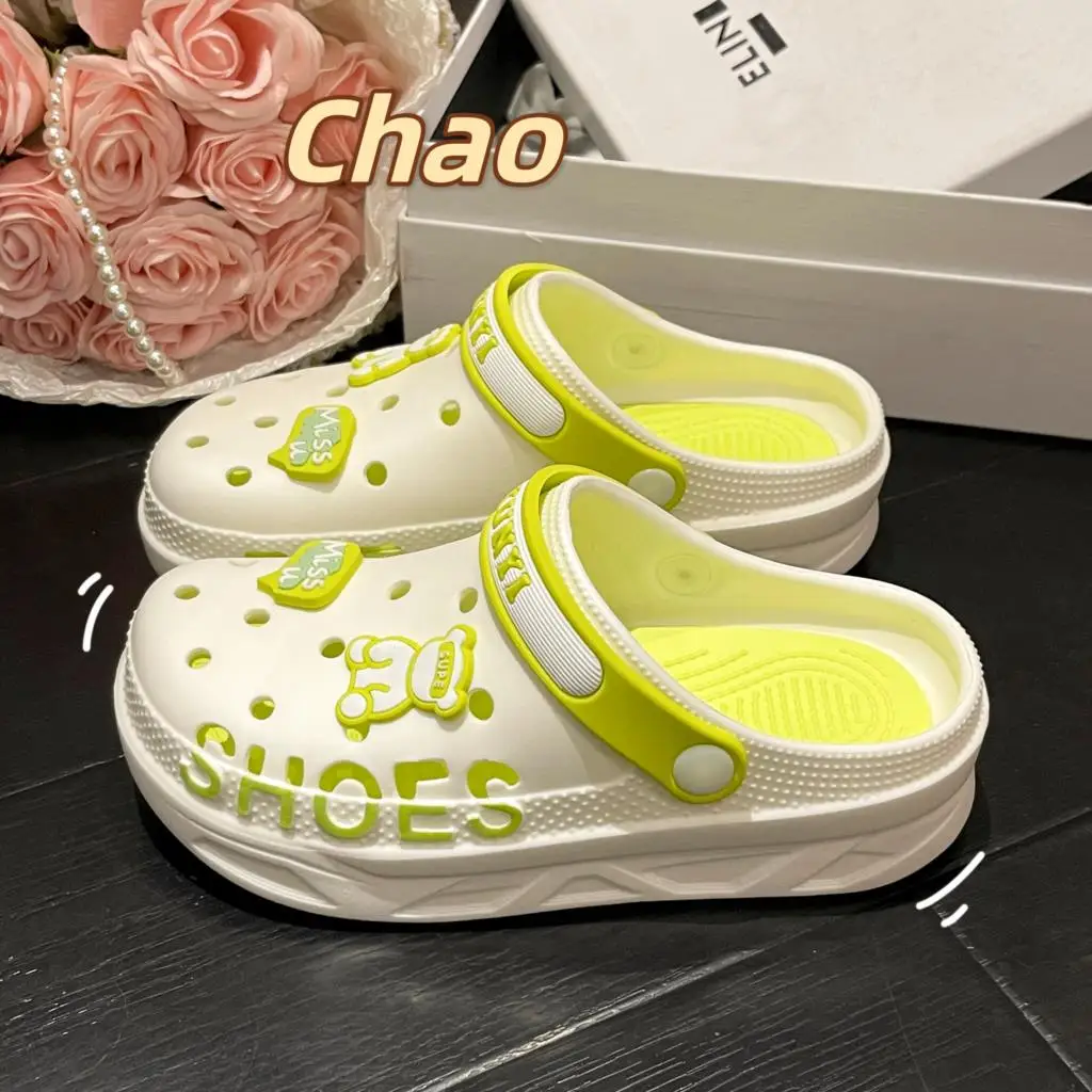 Zapatillas de casa para mujer, zuecos ligeros, sandalias con dijes, zapatos de verano para mujer