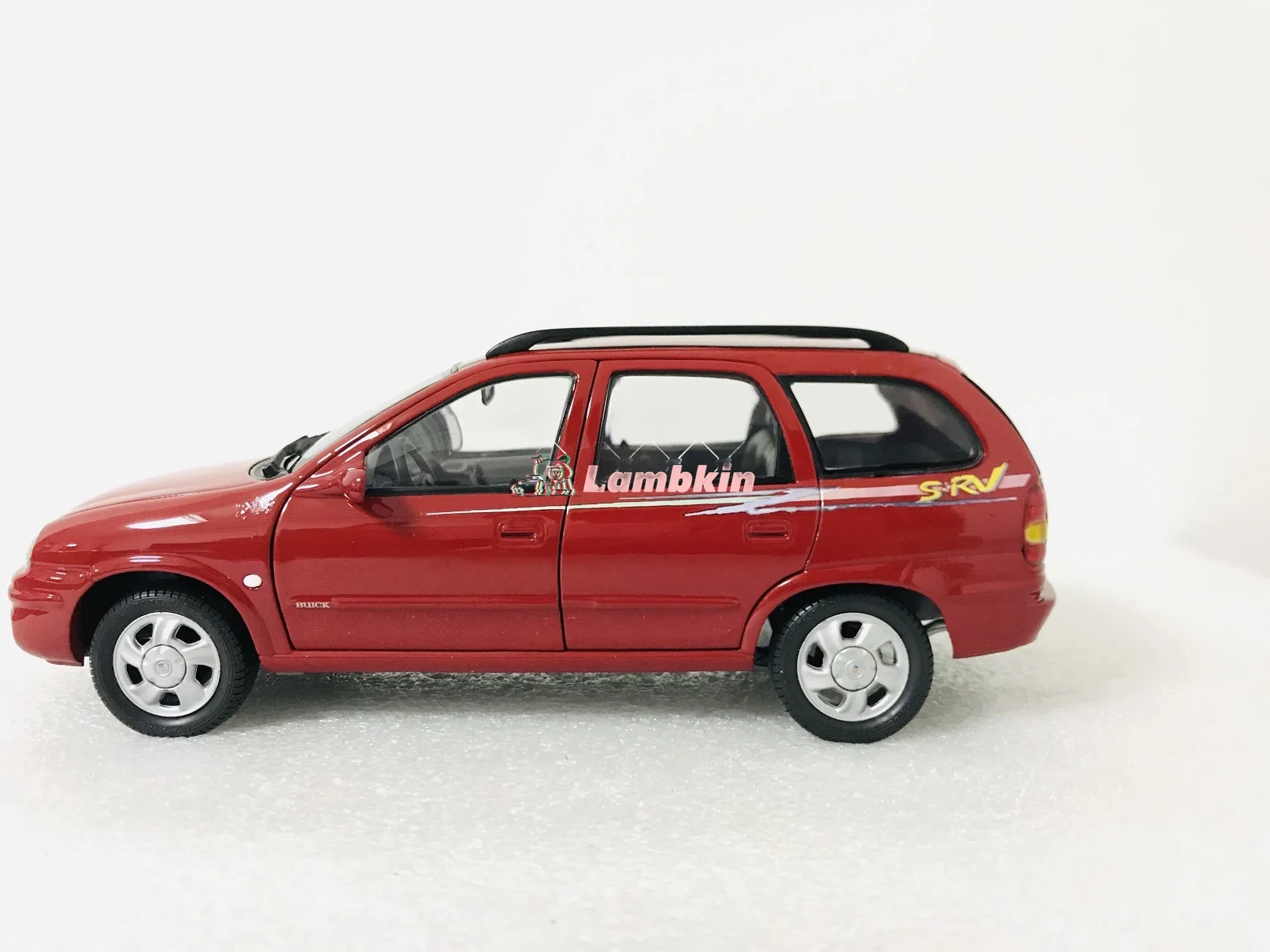 Model Decoration 1:18 For Original GM SAIL SRV Wagon Model Red Out of Print with orignal box