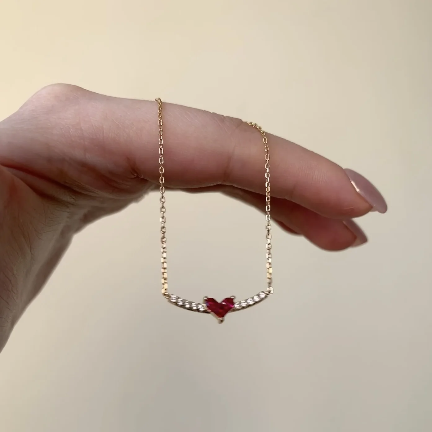 Heart Smile Pendant Necklace for Women Luxury Ruby CZ Inlaid Necklace Gentle Versatile Fashion Clavicle Chain Ladies Neck Jewelr
