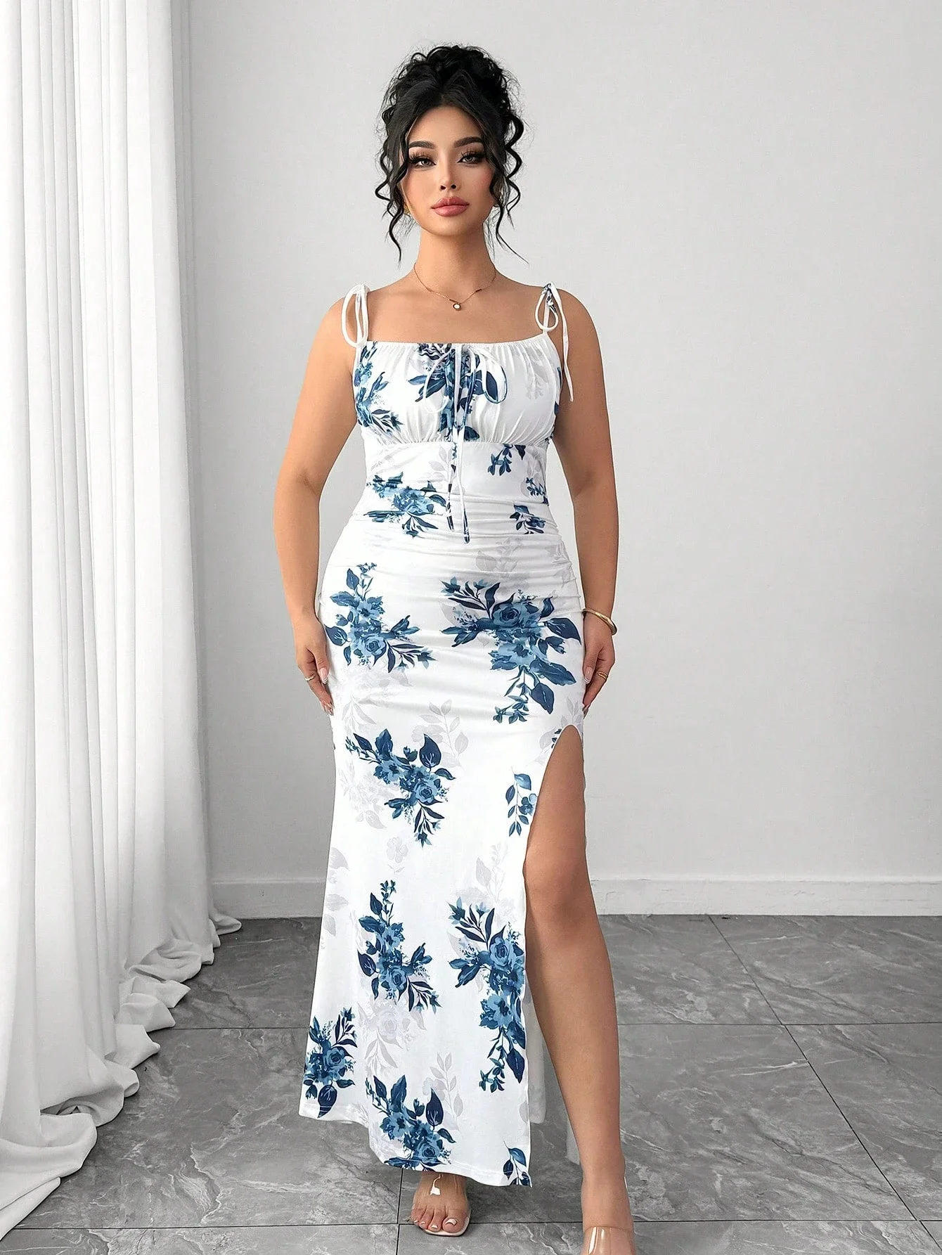 

Women's Floral Print Maxi Dress With Spaghetti Straps And Side Slit