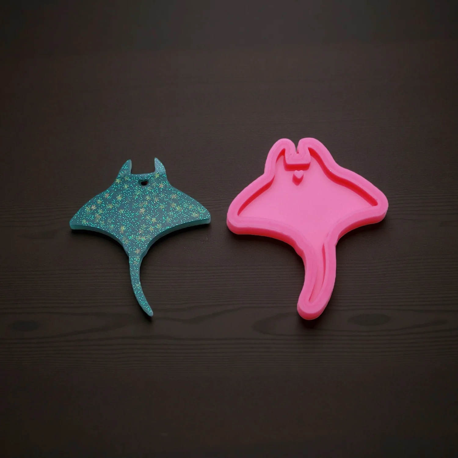 Sea Animal Epoxy Resin Mold for DIY Keychain Jewelry Casting Fish Turtle Penguin Stingray Craft Supplies