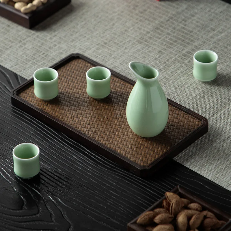 Chinese Style Ceramic One Pot Four Cups Blue and White Porcelain Wine Set Ceramic Wine Pot Wine Dispenser Baijiu Cup Gift 2025