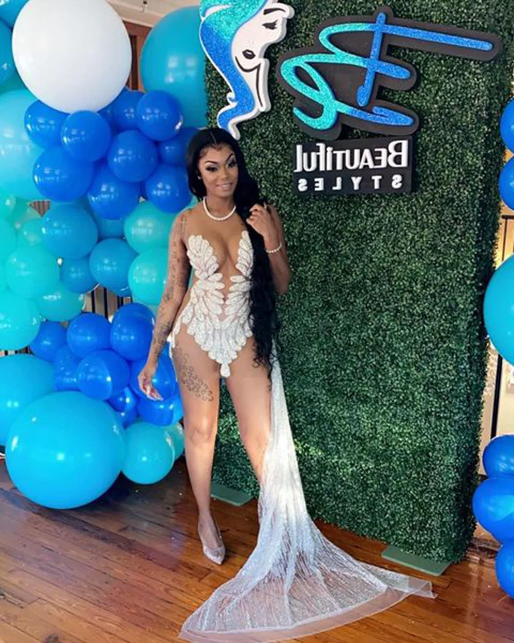 Sparkly Luxury Prom Dresses 2026 See Through Silver Glitter Beaded African Black Girl Short Prom Birthday Prom Party Gowns